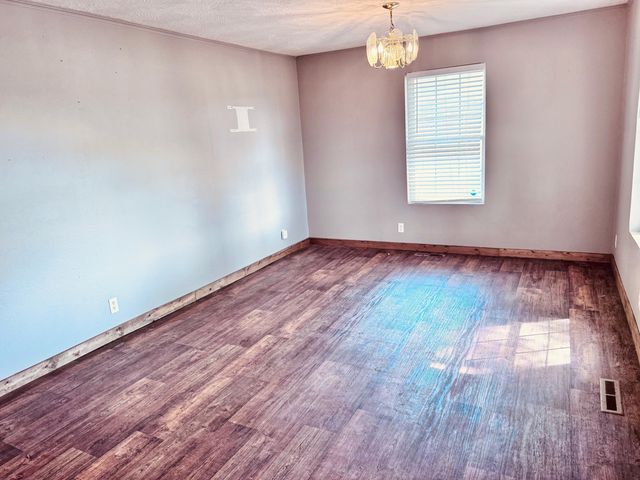 1330 N Fulbright Avenue, Springfield, MO 65802