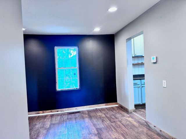 1330 N Fulbright Avenue, Springfield, MO 65802