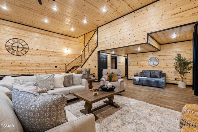 2881 Caughron Mountain Road, Sevierville, TN 37876