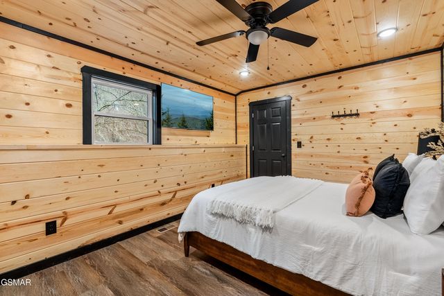 2881 Caughron Mountain Road, Sevierville, TN 37876