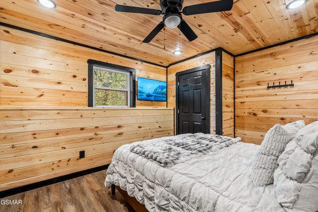 2881 Caughron Mountain Road, Sevierville, TN 37876