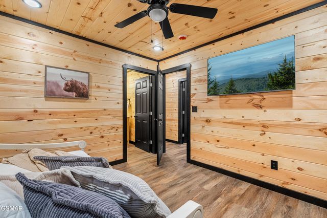 2881 Caughron Mountain Road, Sevierville, TN 37876