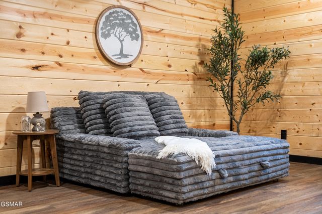 2881 Caughron Mountain Road, Sevierville, TN 37876