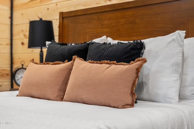 2881 Caughron Mountain Road, Sevierville, TN 37876