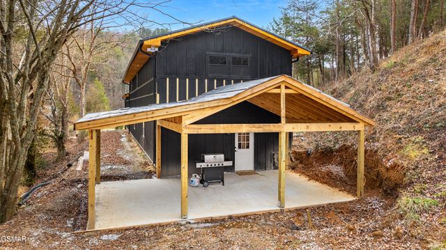 2881 Caughron Mountain Road, Sevierville, TN 37876