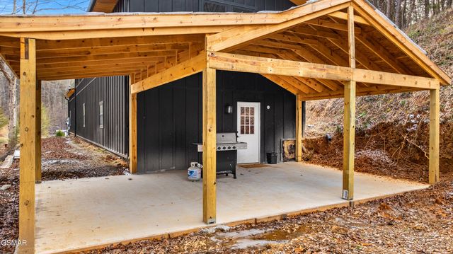 2881 Caughron Mountain Road, Sevierville, TN 37876