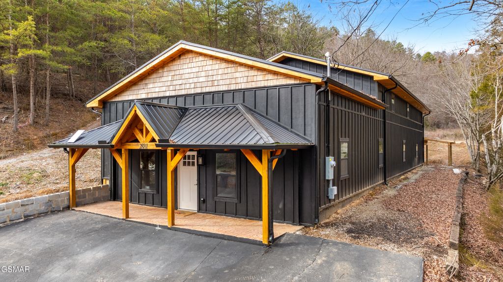 2881 Caughron Mountain Road, Sevierville, TN 37876