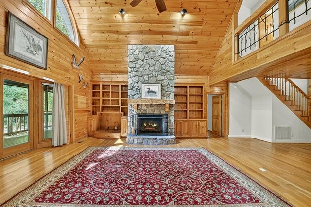 88 Pauls Lane, Ellijay, GA 30536