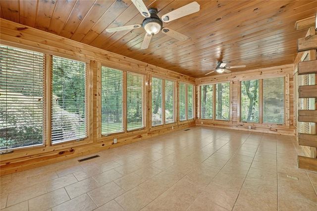 88 Pauls Lane, Ellijay, GA 30536