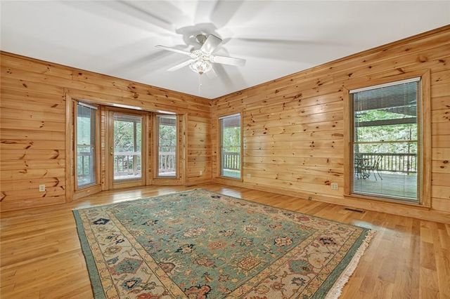 88 Pauls Lane, Ellijay, GA 30536