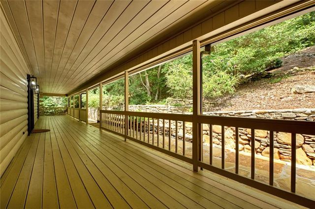 88 Pauls Lane, Ellijay, GA 30536