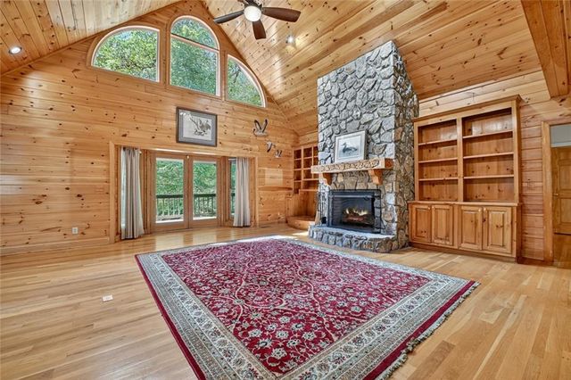 88 Pauls Lane, Ellijay, GA 30536