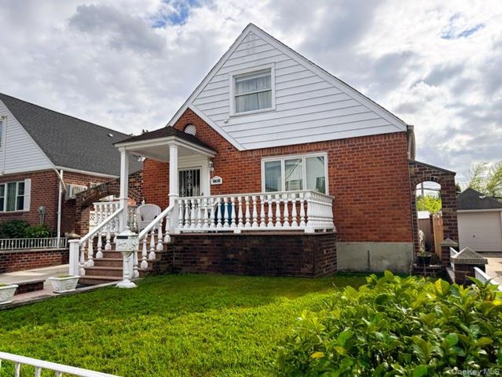 48-22 195th Street, Fresh Meadows, NY 11365