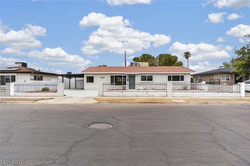 1669 North G Street, Las Vegas, NV 89106