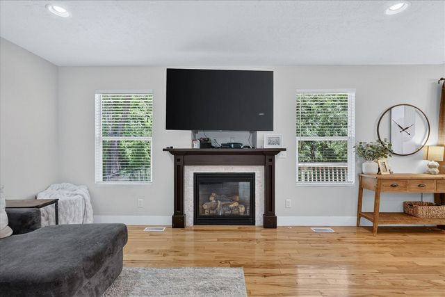 8669 Lilly Ridge Drive, Alto, MI 49302