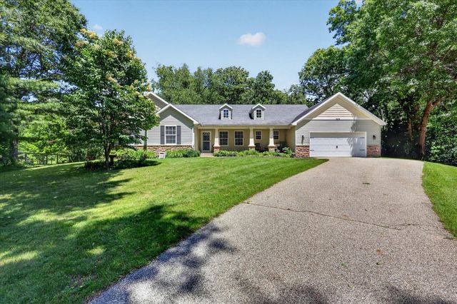 8669 Lilly Ridge Drive, Alto, MI 49302