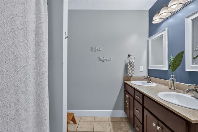 8669 Lilly Ridge Drive, Alto, MI 49302
