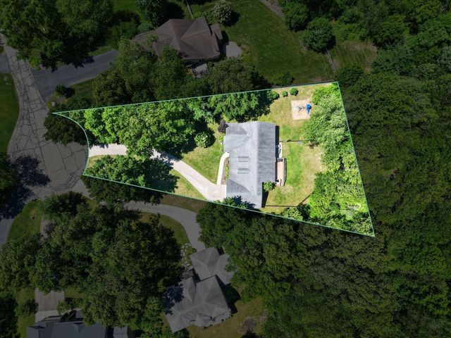 8669 Lilly Ridge Drive, Alto, MI 49302