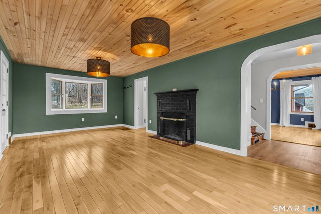 13 Fontaine Court, Norwich, CT 06380