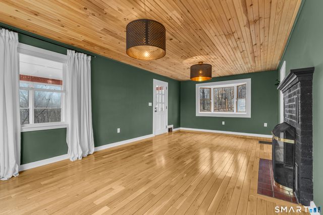 13 Fontaine Court, Norwich, CT 06380