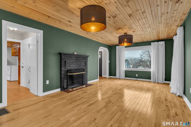 13 Fontaine Court, Norwich, CT 06380