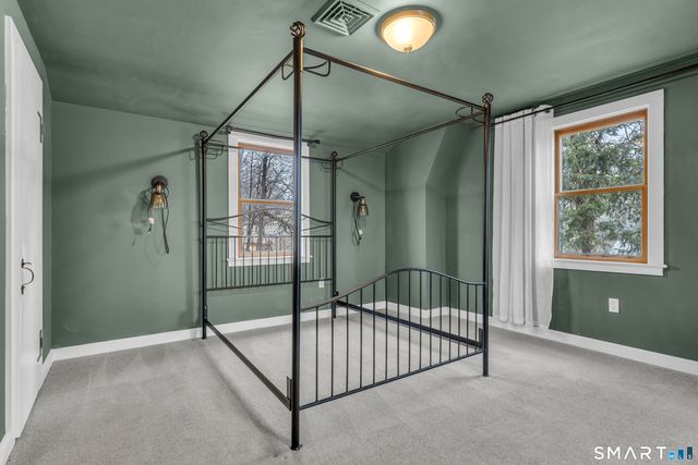 13 Fontaine Court, Norwich, CT 06380