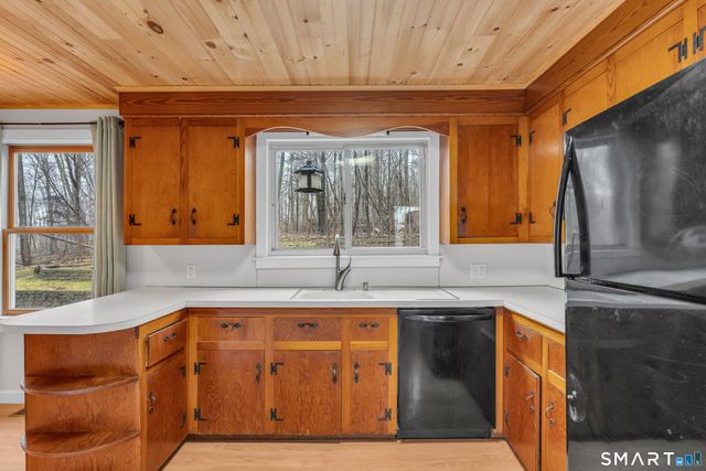 13 Fontaine Court, Norwich, CT 06380