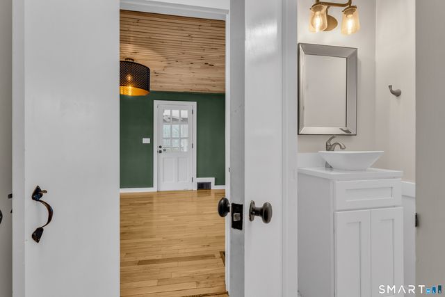 13 Fontaine Court, Norwich, CT 06380