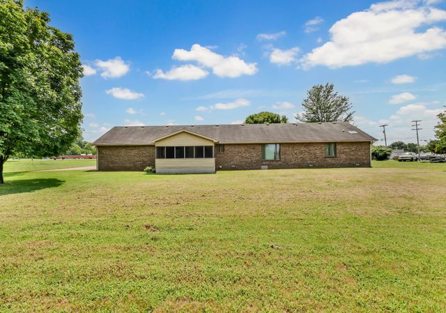 1177 Meriwether Rd, Clarksville, TN 37040