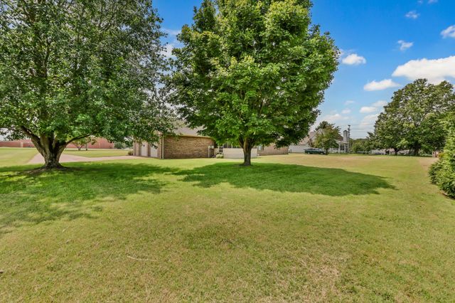 1177 Meriwether Rd, Clarksville, TN 37040