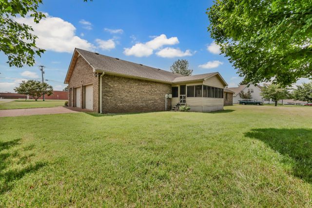 1177 Meriwether Rd, Clarksville, TN 37040