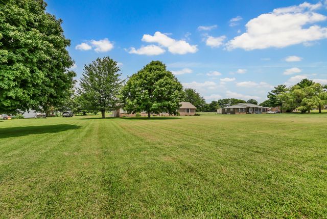 1177 Meriwether Rd, Clarksville, TN 37040