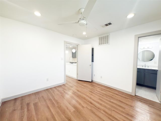 4526 Munger Avenue 212, Dallas, TX 75204