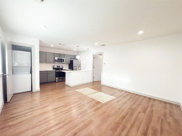 4526 Munger Avenue 212, Dallas, TX 75204