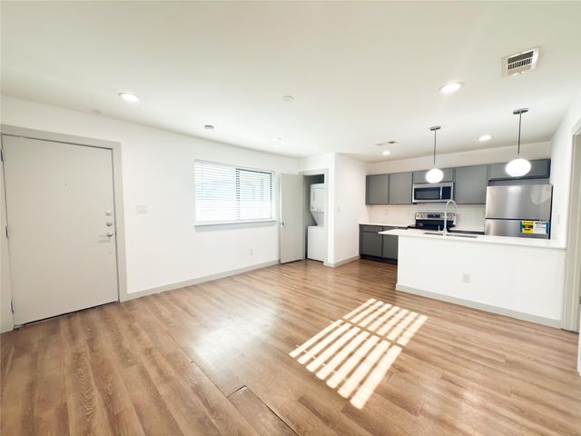 4526 Munger Avenue 212, Dallas, TX 75204