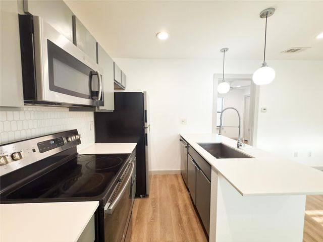 4526 Munger Avenue 212, Dallas, TX 75204