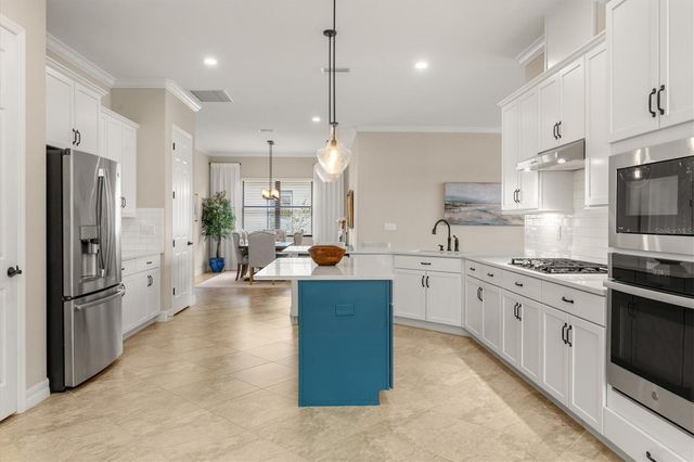 7036 WHITTLEBURY TRAIL, Bradenton, FL 34202