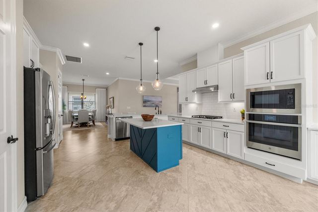 7036 WHITTLEBURY TRAIL, Bradenton, FL 34202