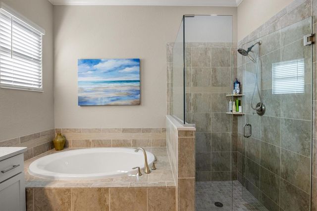 7036 WHITTLEBURY TRAIL, Bradenton, FL 34202