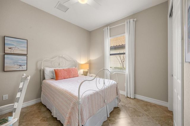 7036 WHITTLEBURY TRAIL, Bradenton, FL 34202