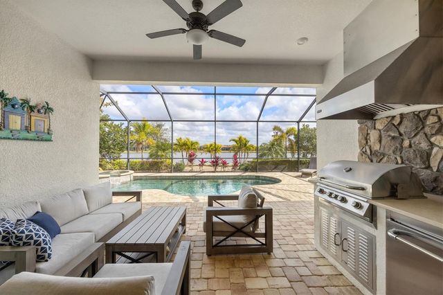 7036 WHITTLEBURY TRAIL, Bradenton, FL 34202