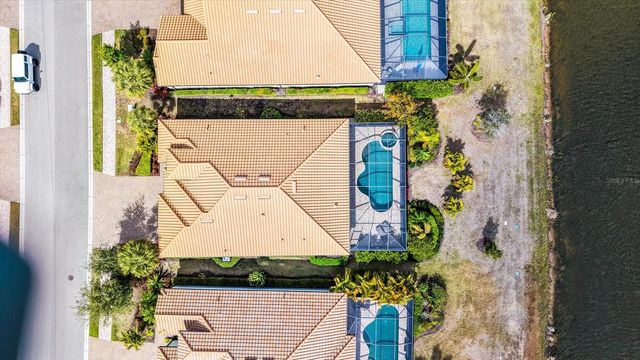 7036 WHITTLEBURY TRAIL, Bradenton, FL 34202