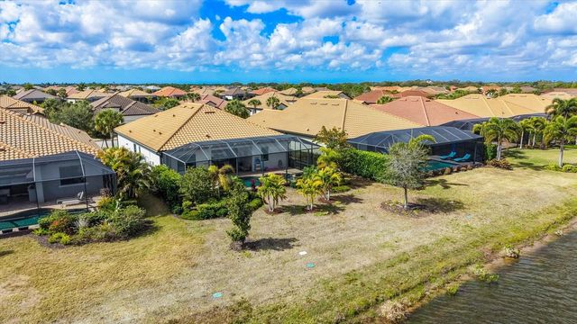 7036 WHITTLEBURY TRAIL, Bradenton, FL 34202