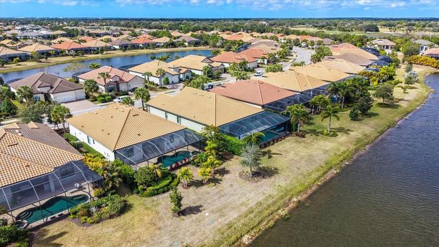 7036 WHITTLEBURY TRAIL, Bradenton, FL 34202