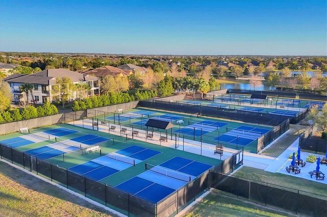 7036 WHITTLEBURY TRAIL, Bradenton, FL 34202