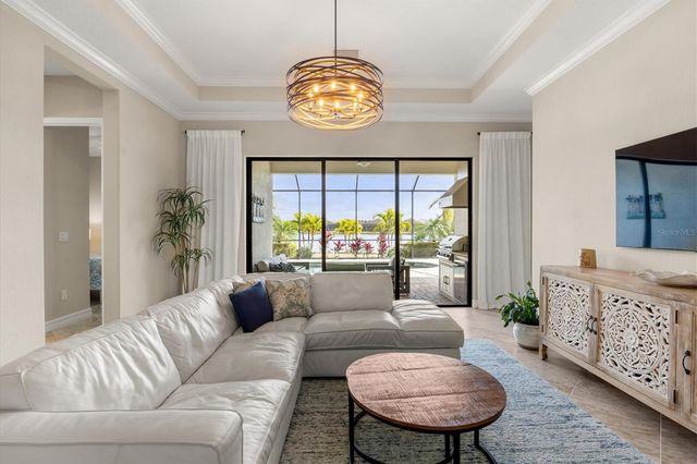 7036 WHITTLEBURY TRAIL, Bradenton, FL 34202