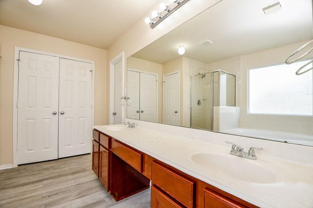 10439 Lauren Creek Drive, Baytown, TX 77523