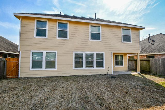 10439 Lauren Creek Drive, Baytown, TX 77523