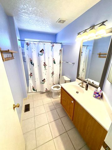 7039 Casa Elena Drive NE, Albuquerque, NM 87113