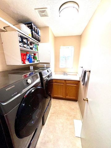 7039 Casa Elena Drive NE, Albuquerque, NM 87113